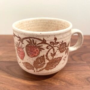 VINTAGE Churchill England Wild Strawberry Stoneware Coffee / Tea Mug 🍓